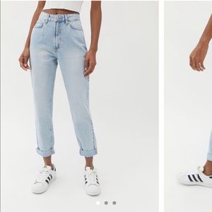NWOT BDG Light Wash Mom Jeans
